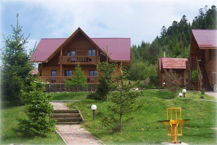Boykivskiy Dvir Otel Yasenitsa Zamkova Dış mekan fotoğraf