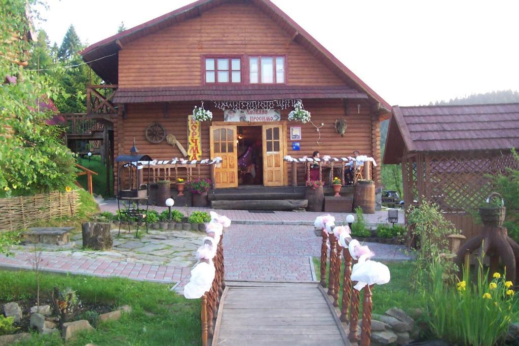 Boykivskiy Dvir Otel Yasenitsa Zamkova Dış mekan fotoğraf