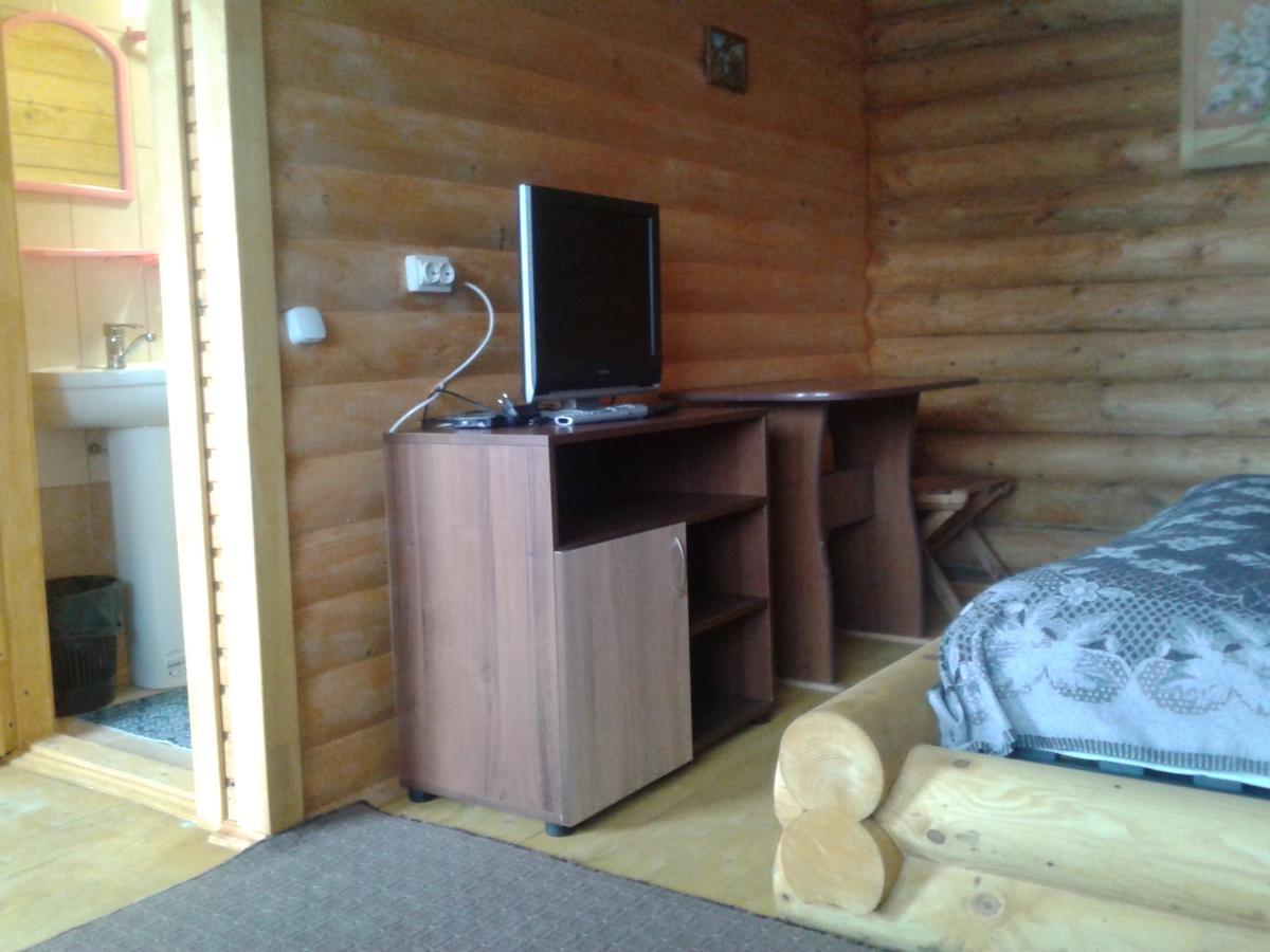Boykivskiy Dvir Otel Yasenitsa Zamkova Dış mekan fotoğraf